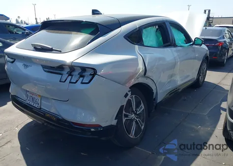 2023 Ford Mustang Mach-E Premium z USA, uszkodzony, nr VIN 3FMTK3R45PMB01312